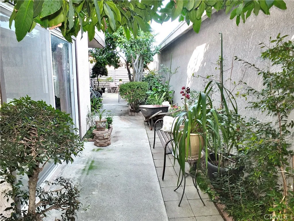 253 Orleans Way, Long Beach, California 90805 home-pic-20