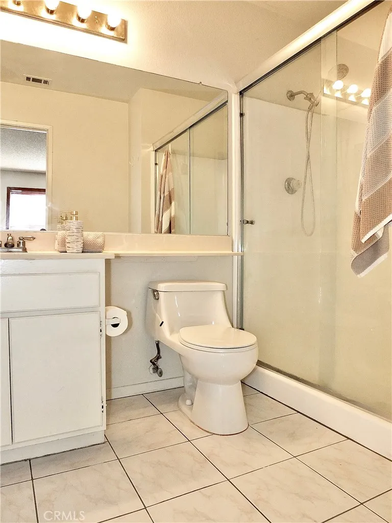 253 Orleans Way, Long Beach, California 90805 home-pic-14