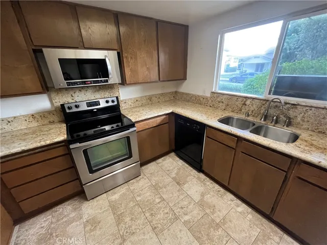 Unit A 2/1 granite kitch