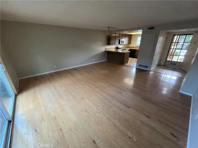 Unit A 2/1 Living room Hdwd