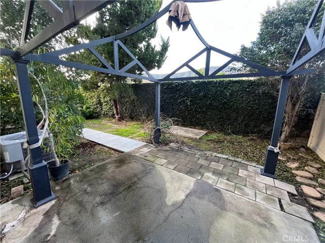 Unit A 2/1 fenced yard