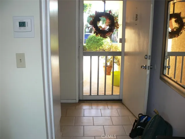 Foyer Unit B