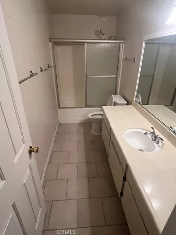 Unit B 1/1 bath 1