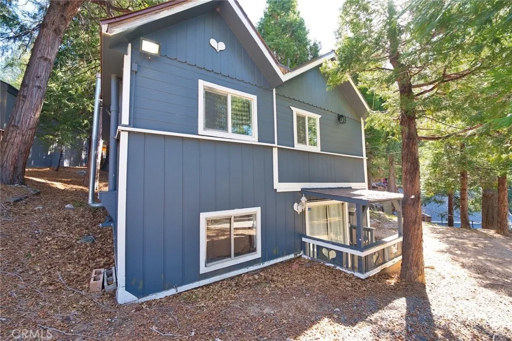 29083 Hook Creek, Cedar Glen, California 92321 home-pic-2