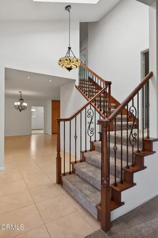 14-web-or-mls-UpmarketMedia_312R-044