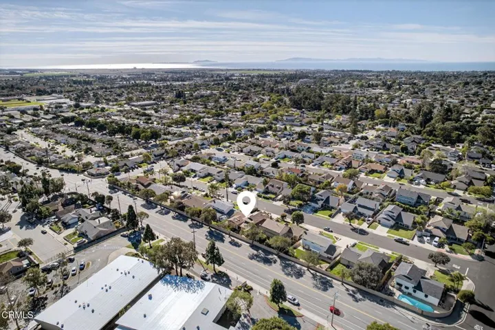 82-web-or-mls-UpmarketMedia_312R_AER-025