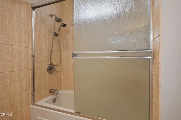 41-web-or-mls-UpmarketMedia_312R-124