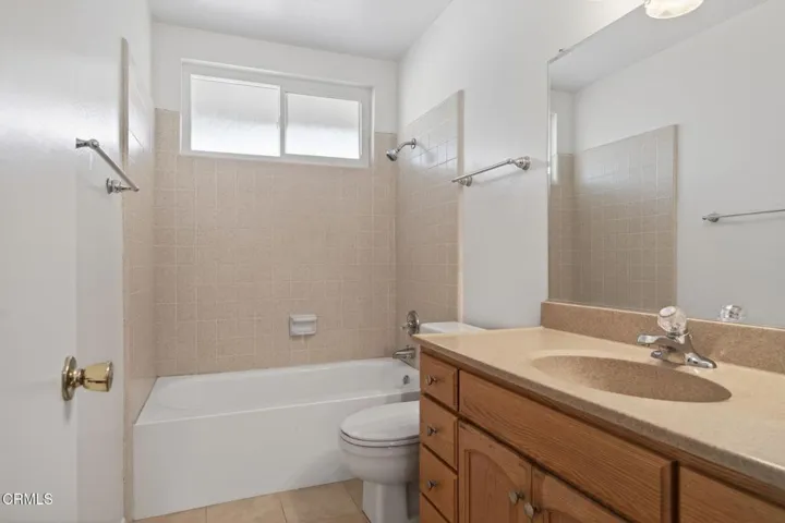 59-web-or-mls-UpmarketMedia_312R-180