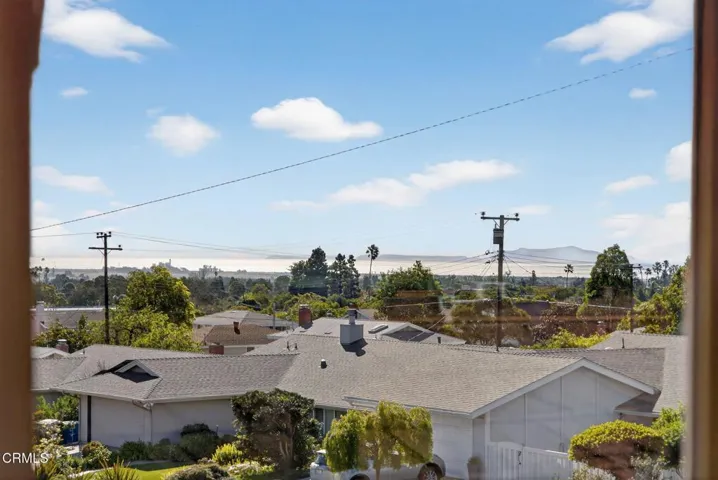 8-web-or-mls-UpmarketMedia_312R-025