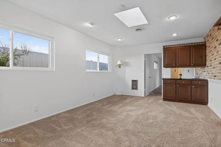 37-web-or-mls-UpmarketMedia_312R-113