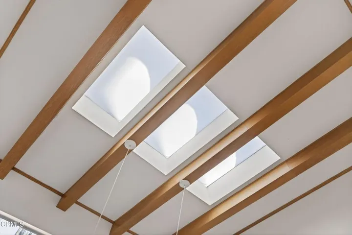 34-web-or-mls-UpmarketMedia_312R-103