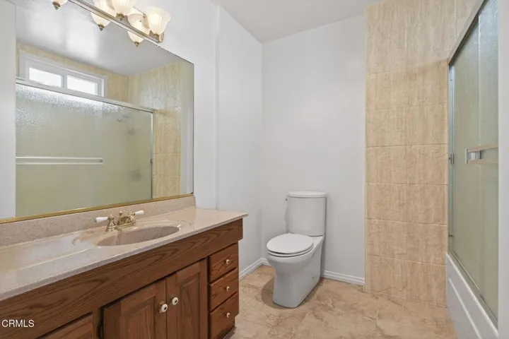 40-web-or-mls-UpmarketMedia_312R-121