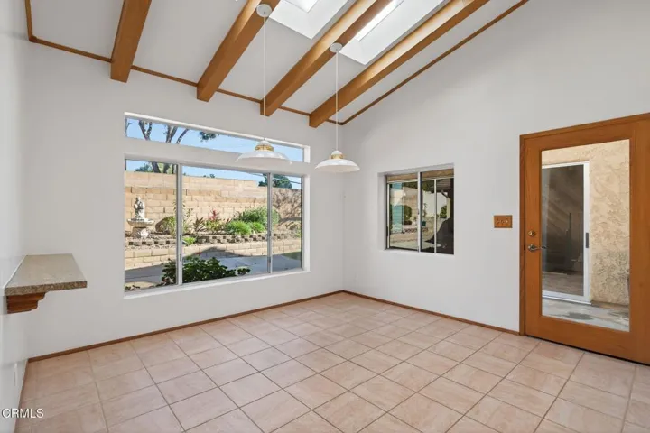 33-web-or-mls-UpmarketMedia_312R-101