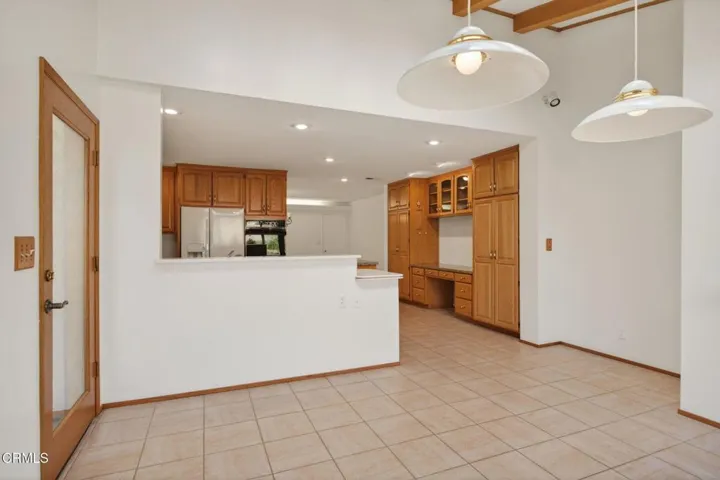 36-web-or-mls-UpmarketMedia_312R-110