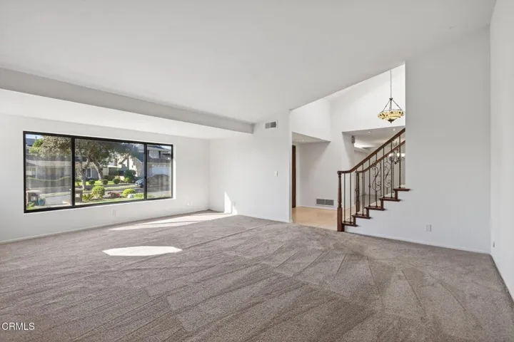 20-web-or-mls-UpmarketMedia_312R-061