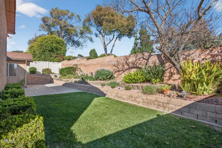67-web-or-mls-UpmarketMedia_312R-202