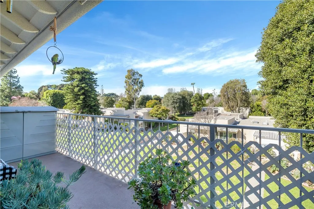 957 Calle Aragon N, Laguna Woods, California 92637 home-pic-13
