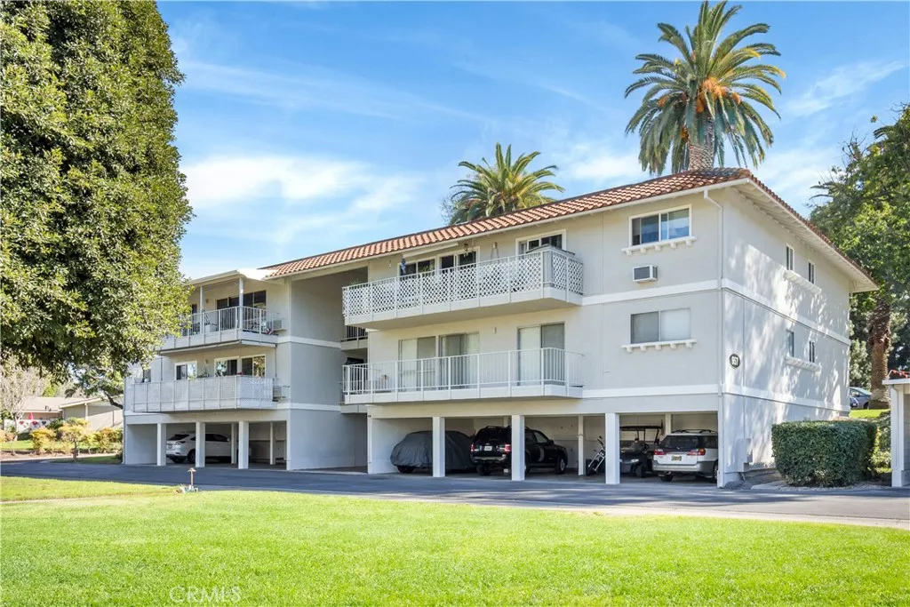 957 Calle Aragon N, Laguna Woods, California 92637 home-pic-18