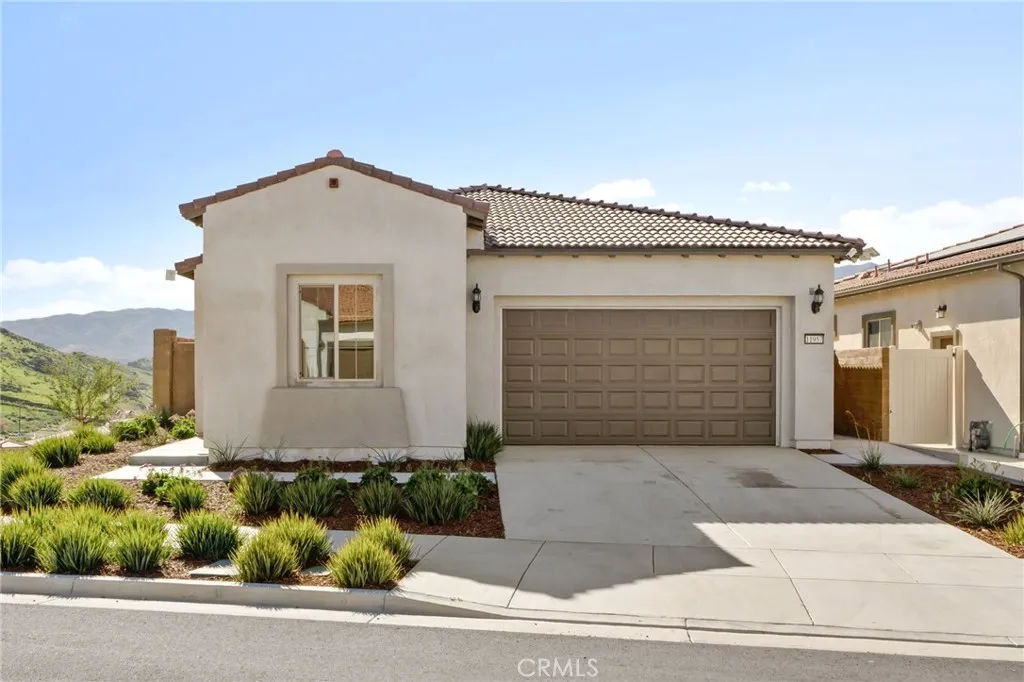 11957 Shadeland, Corona, California 92883 home-pic-1