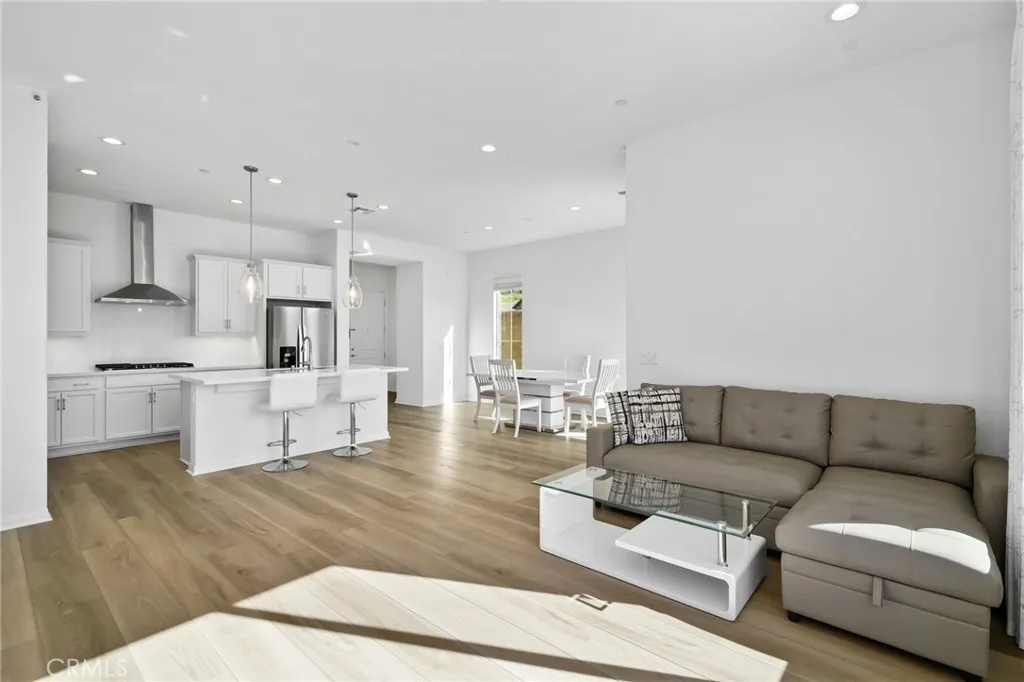 11957 Shadeland, Corona, California 92883 home-pic-11