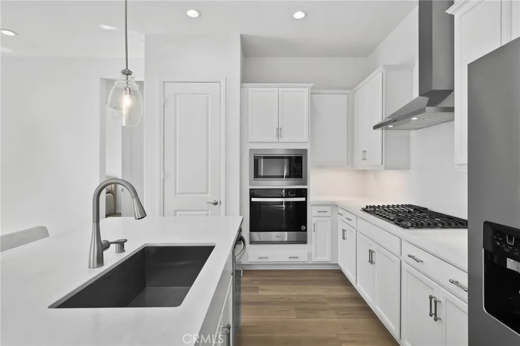 11957 Shadeland, Corona, California 92883 home-pic-16