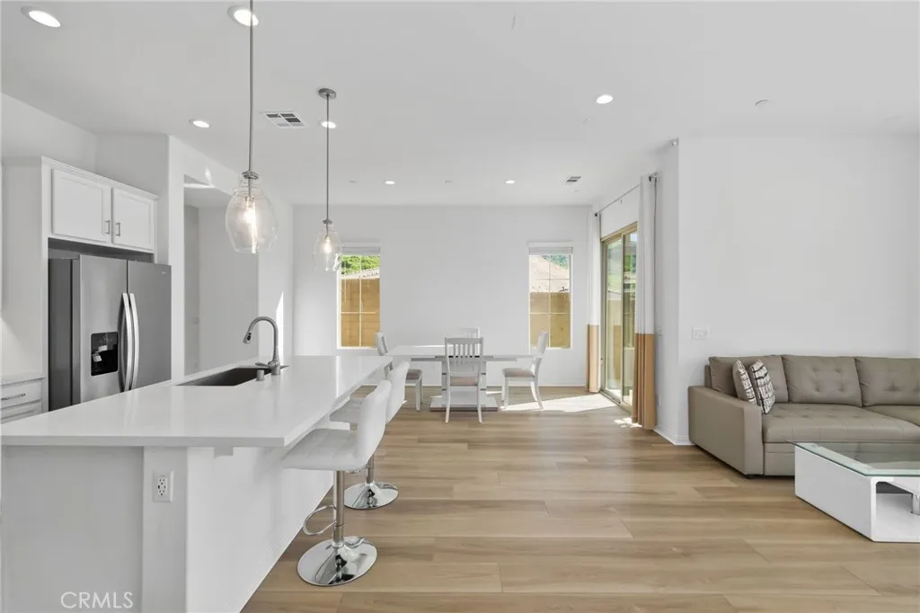 11957 Shadeland, Corona, California 92883 home-pic-17