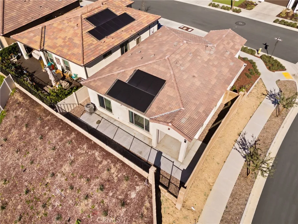 11957 Shadeland, Corona, California 92883 home-pic-35