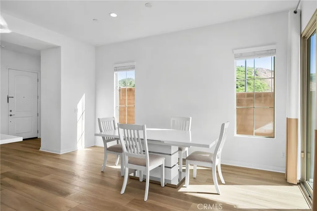 11957 Shadeland, Corona, California 92883 home-pic-8