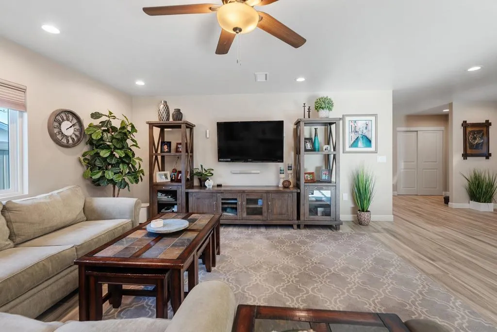 11941 Callado Rd, San Diego, California 92128 home-pic-10