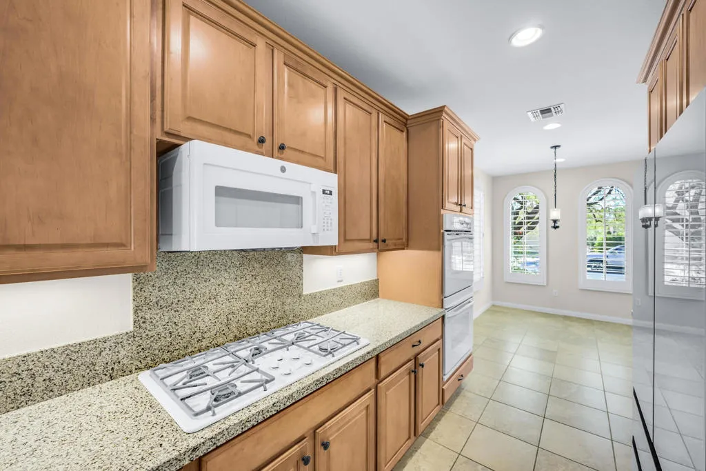 80642 Avenida Camarillo, Indio, California 92203 home-pic-13