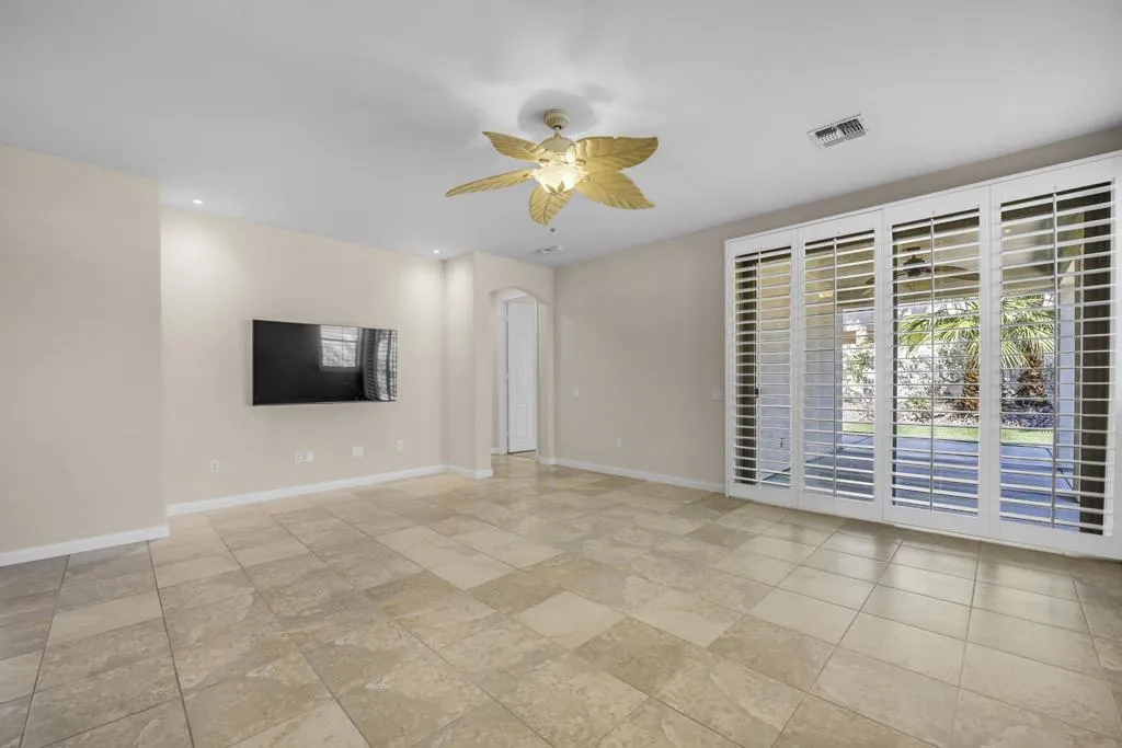 80642 Avenida Camarillo, Indio, California 92203 home-pic-8