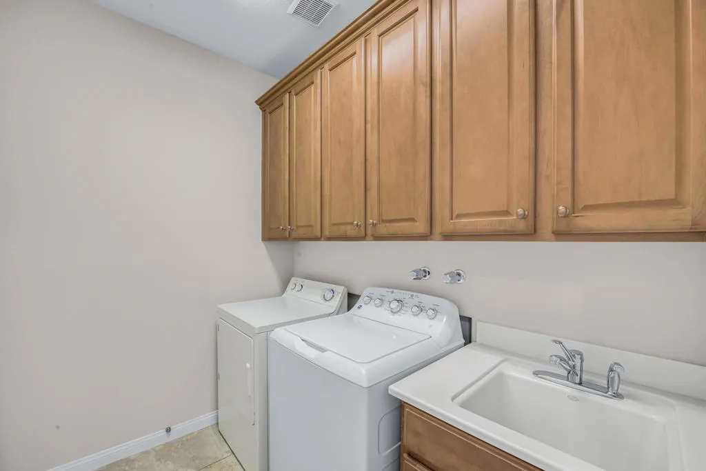 80642 Avenida Camarillo, Indio, California 92203 home-pic-31