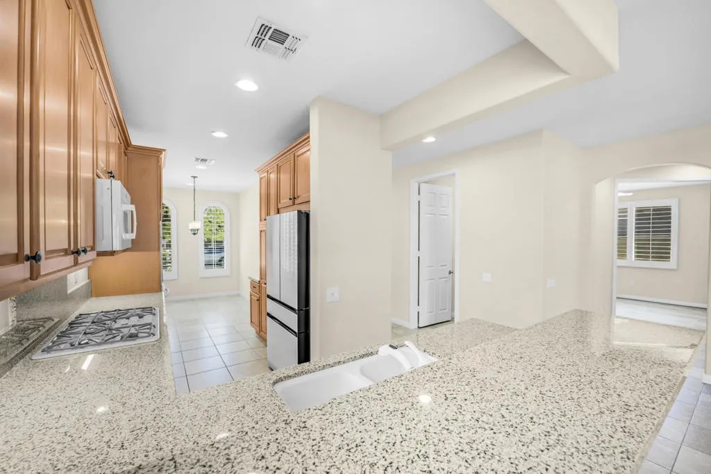 80642 Avenida Camarillo, Indio, California 92203 home-pic-14