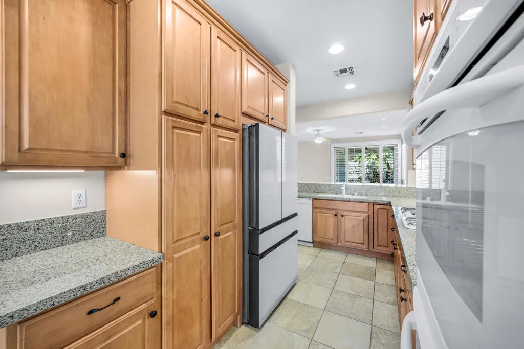 80642 Avenida Camarillo, Indio, California 92203 home-pic-12