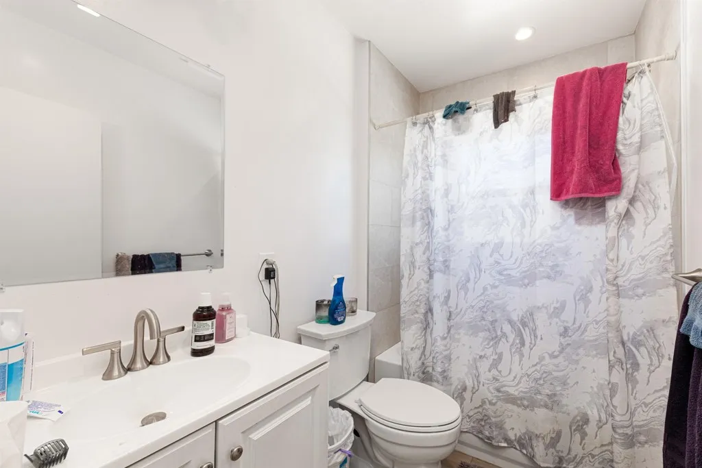 1821 74th Ave, Oakland, California 94621 home-pic-26