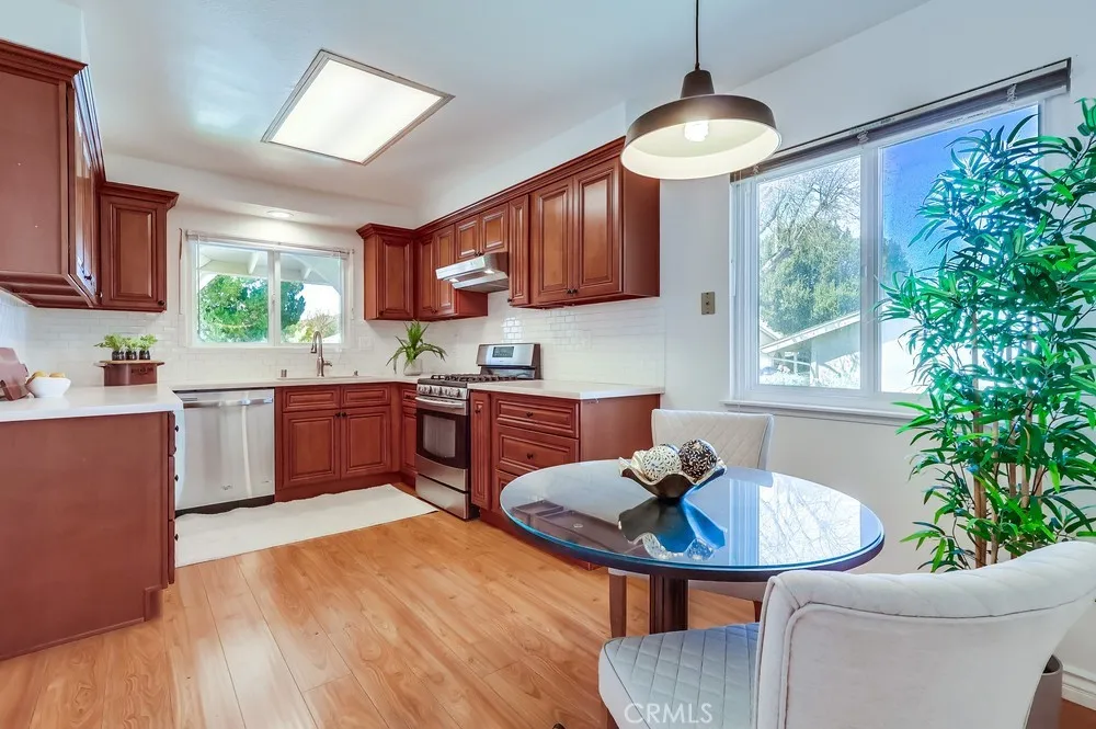 26832 Avenue Of The Oaks D, Newhall, California 91321 home-pic-10