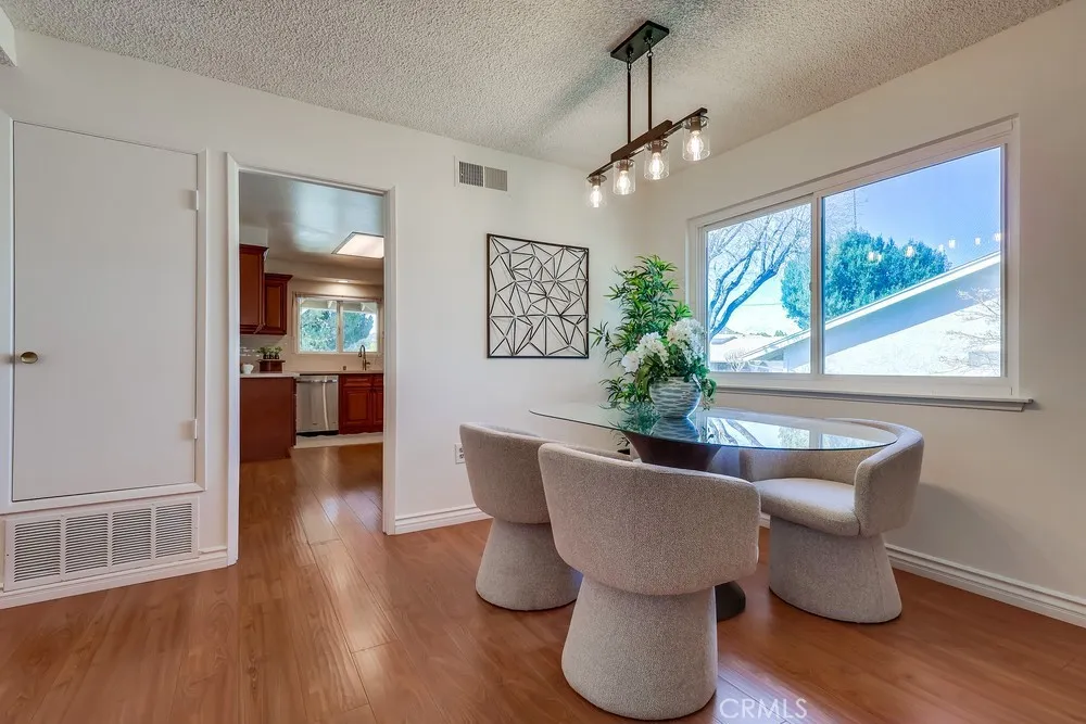 26832 Avenue Of The Oaks D, Newhall, California 91321 home-pic-9