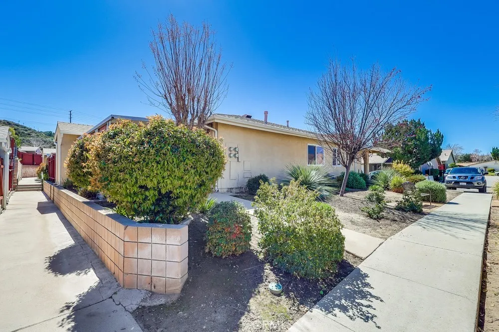 26832 Avenue Of The Oaks D, Newhall, California 91321 home-pic-32