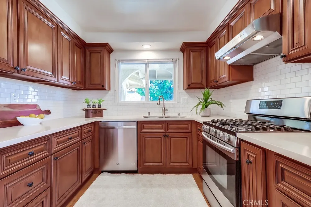 26832 Avenue Of The Oaks D, Newhall, California 91321 home-pic-12