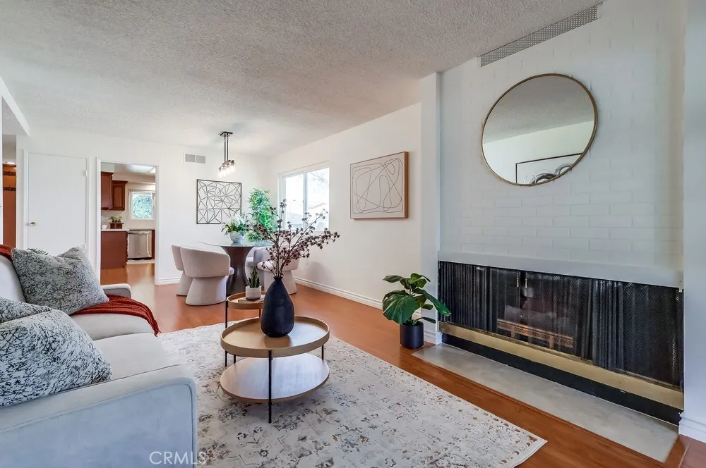 26832 Avenue Of The Oaks D, Newhall, California 91321 home-pic-7