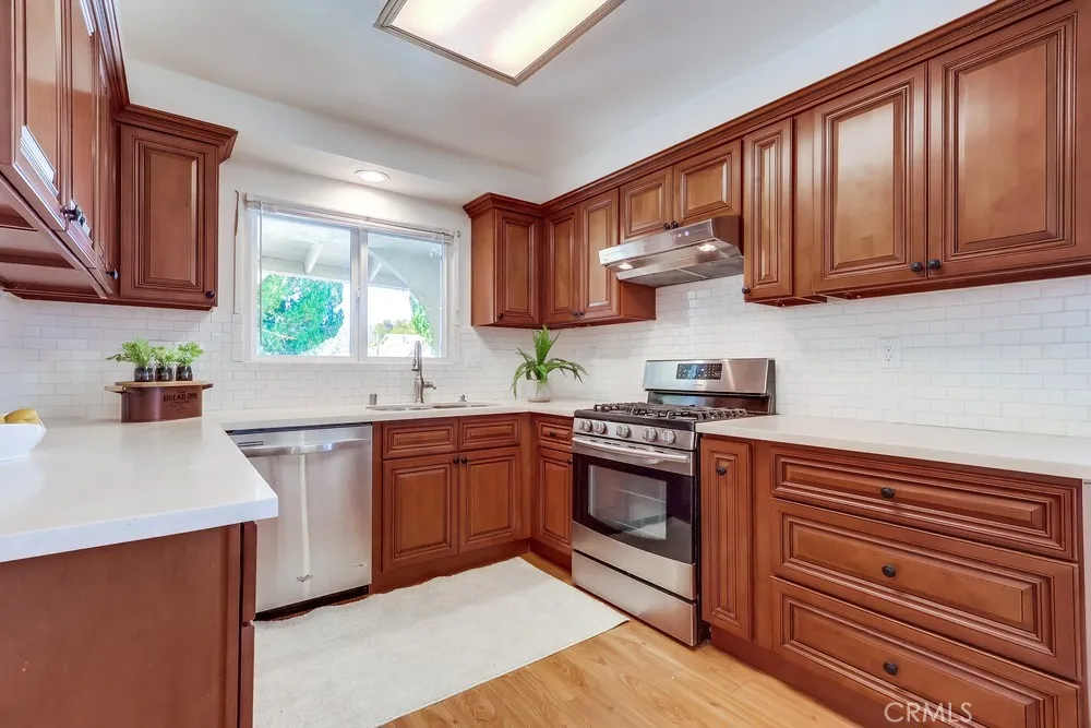 26832 Avenue Of The Oaks D, Newhall, California 91321 home-pic-11