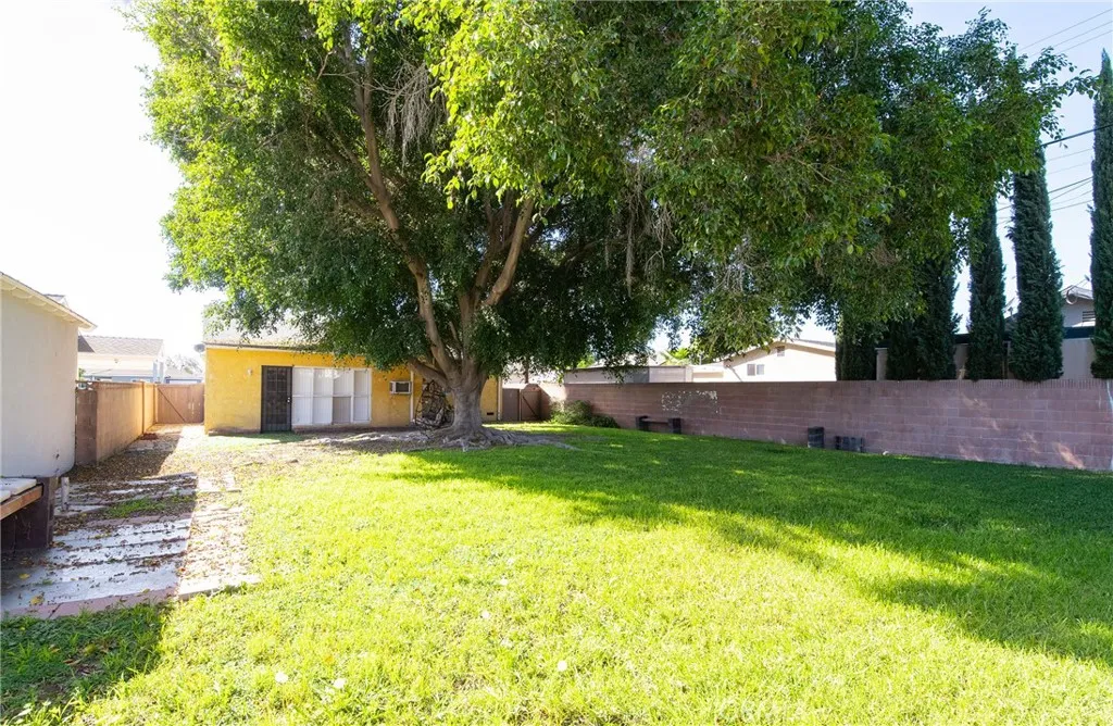 8725 Mccallum, Downey, California 90242 home-pic-21