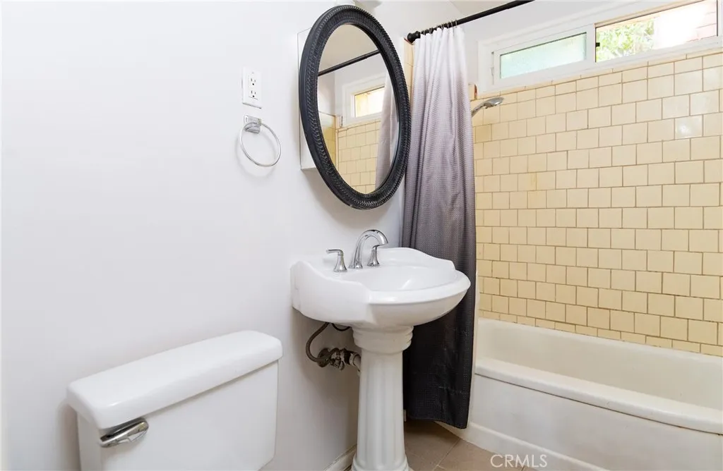 8725 Mccallum, Downey, California 90242 home-pic-16