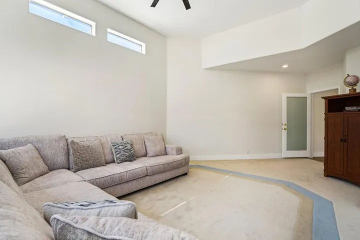 52-web-or-mls-St Andrews Ct-052