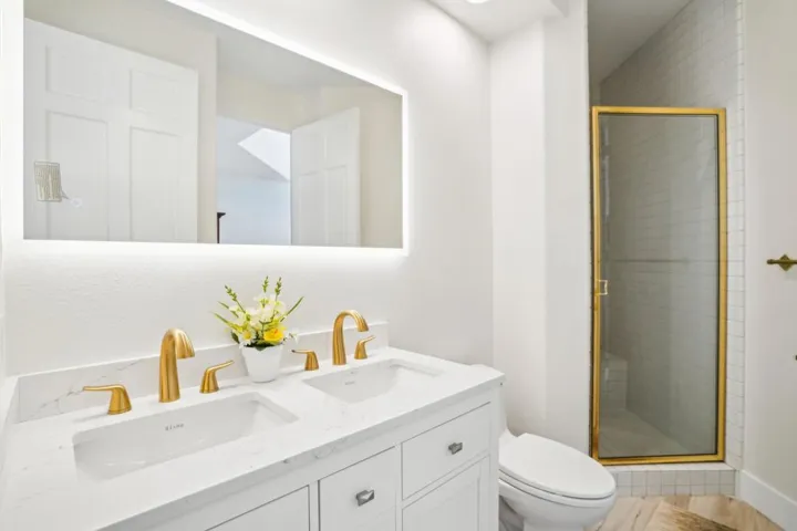 48-web-or-mls-St Andrews Ct-048