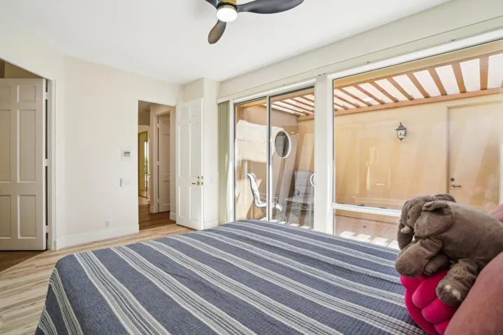 42-web-or-mls-St Andrews Ct-042