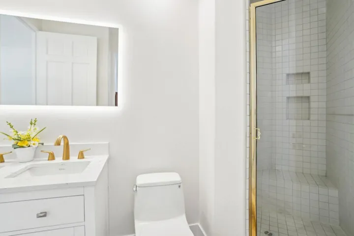 49-web-or-mls-St Andrews Ct-049