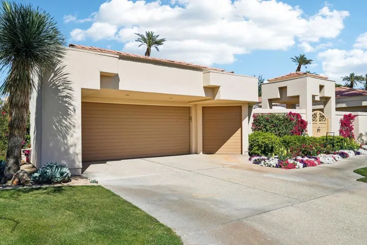 6-web-or-mls-St Andrews Ct-006