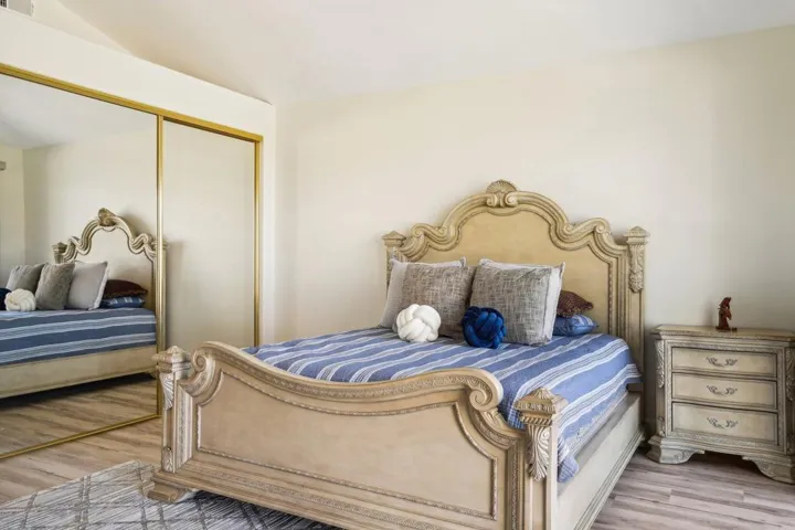 37-web-or-mls-St Andrews Ct-037
