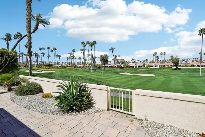 54-web-or-mls-St Andrews Ct-054